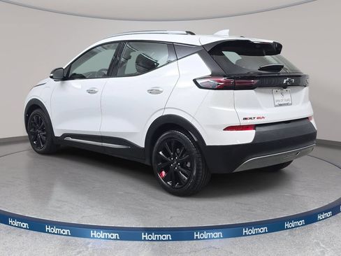 Used 2023 Chevrolet Bolt EUV Premier w/ Sun & Sound Package FWD image 8
