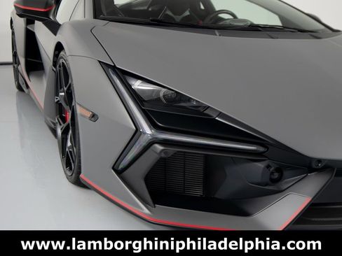 Used 2024 Lamborghini Revuelto image 42