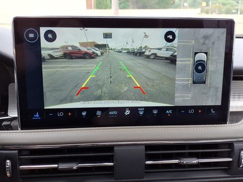 Used 2024 Lincoln Corsair AWD w/ Equipment Group 101A image 18