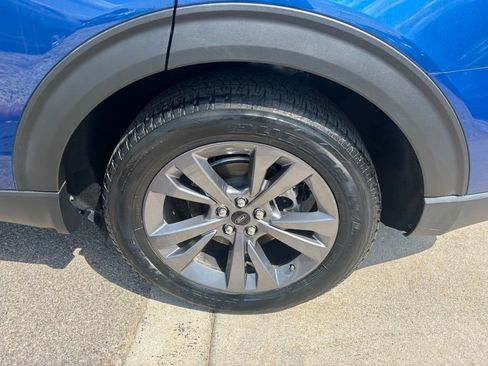 Used 2022 Ford Explorer XLT w/ Equipment Group 202A image 12