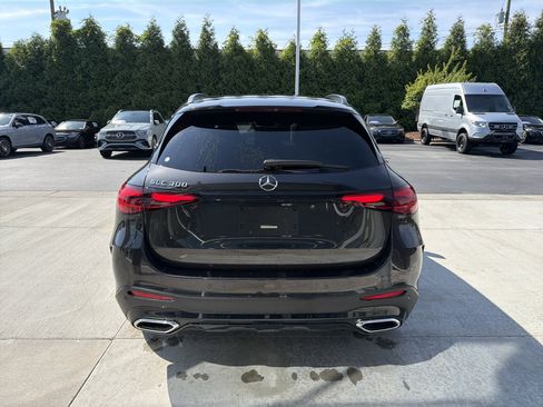 Used 2025 Mercedes-Benz GLC 300 w/ AMG Line image 7