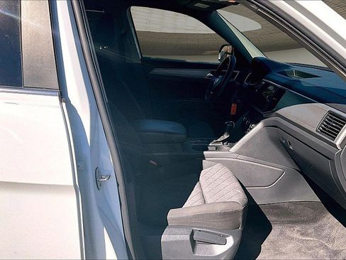 Used 2018 Volkswagen Atlas Launch Edition image 7