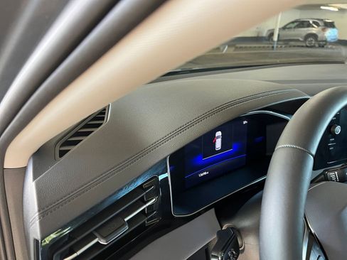 Used 2025 Volkswagen Jetta SE image 34