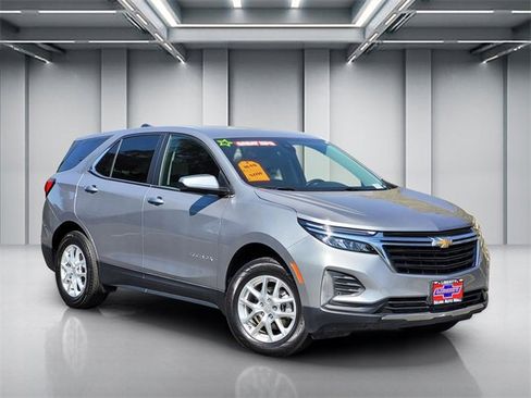 Used 2024 Chevrolet Equinox LT image 1