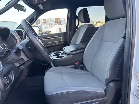 Used 2022 RAM 2500 Big Horn AWD/4WD image 5