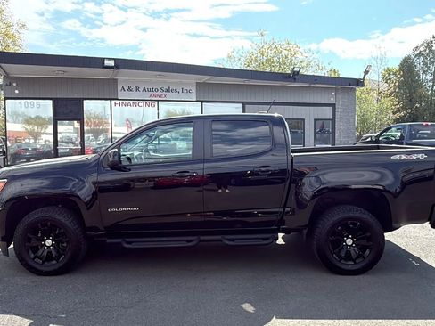 Used 2021 Chevrolet Colorado LT w/ LT Convenience Package AWD/4WD image 4