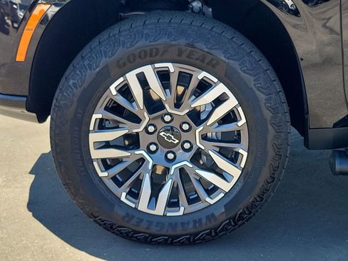 Used 2025 Chevrolet Tahoe Z71 image 33