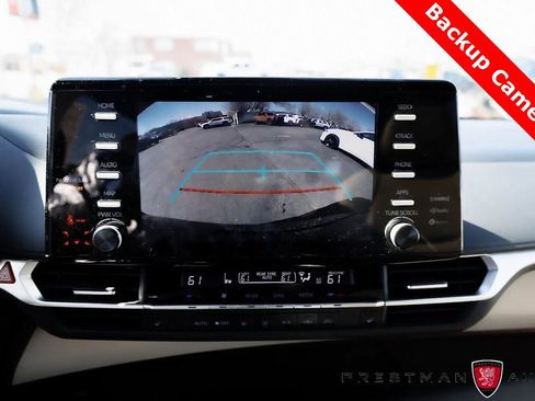 Used 2022 Toyota Sienna XLE image 11