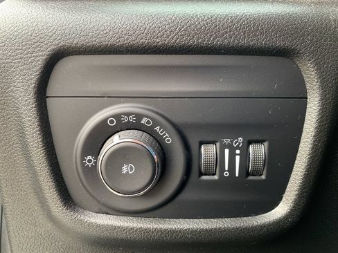 Used 2022 Jeep Grand Cherokee Limited AWD/4WD image 24