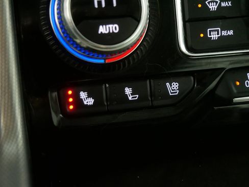 Used 2022 GMC Yukon XL Denali image 27