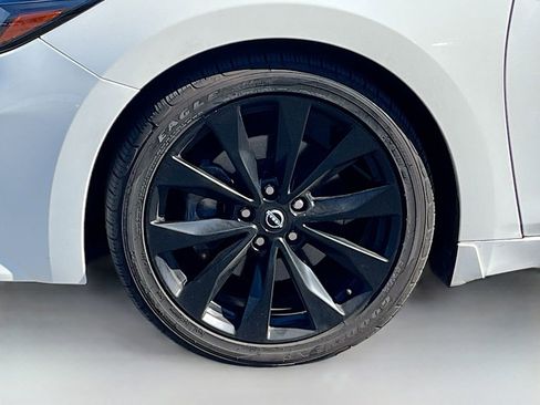 Used 2023 Nissan Maxima SR w/ Sport Mat Group image 33