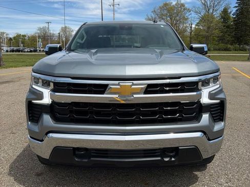 Used 2024 Chevrolet Silverado 1500 LT AWD/4WD image 2