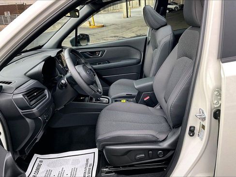 Used 2025 Subaru Forester Premium image 15