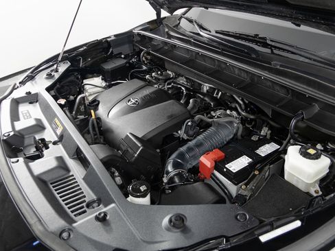 Used 2022 Toyota Highlander XLE image 43