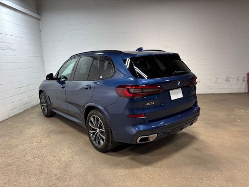 Used 2022 BMW X5 xDrive40i w/ M Sport Package AWD/4WD image 9