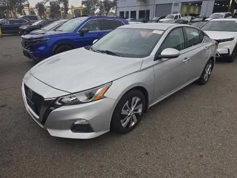 Used 2019 Nissan Altima 2.5 S FWD image 2