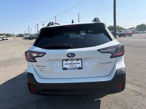 Used 2022 Subaru Outback Premium AWD/4WD image 3