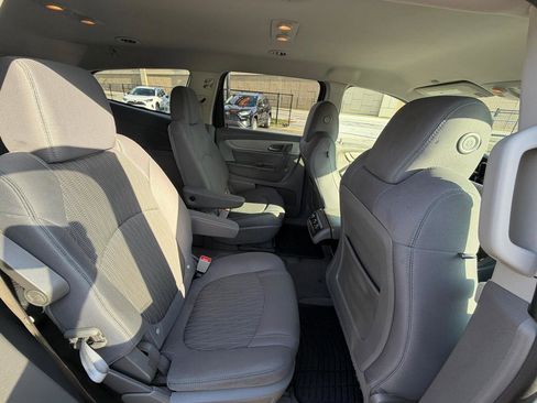 Used 2014 Chevrolet Traverse LT FWD image 9