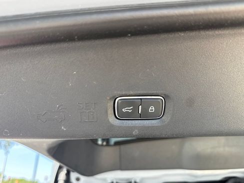 Used 2025 Ford Expedition Active AWD/4WD image 31