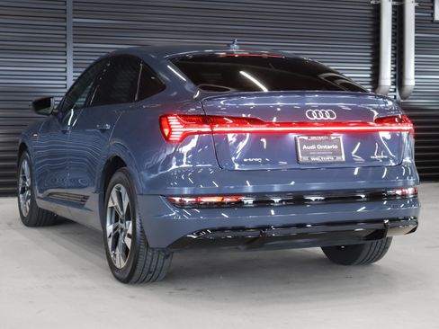Used 2022 Audi e-tron Premium w/ Convenience Plus Package image 2