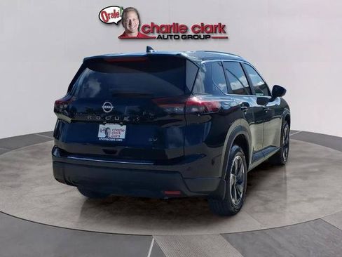 Certified 2024 Nissan Rogue SV w/ SV Premium Package FWD image 5