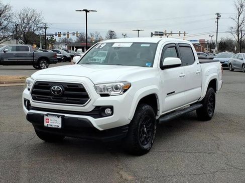Certified 2019 Toyota Tacoma SR5 image 1