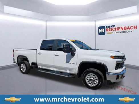 Used 2025 Chevrolet Silverado 2500 LT w/ Convenience Package AWD/4WD image 1