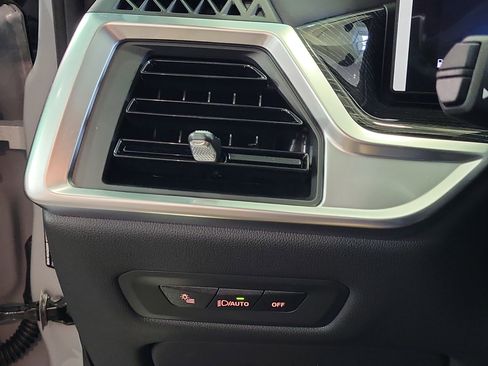 New 2026 BMW X6 xDrive40i w/ Climate Comfort Package image 17