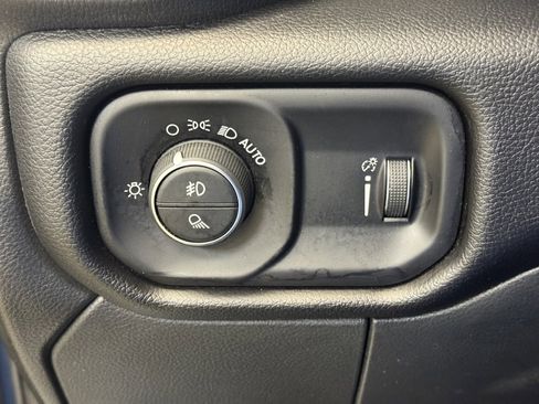 Used 2024 RAM 2500 Big Horn w/ Bed Utility Group image 28