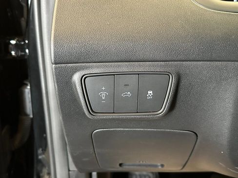 Used 2023 Hyundai Santa Cruz SEL Premium image 18