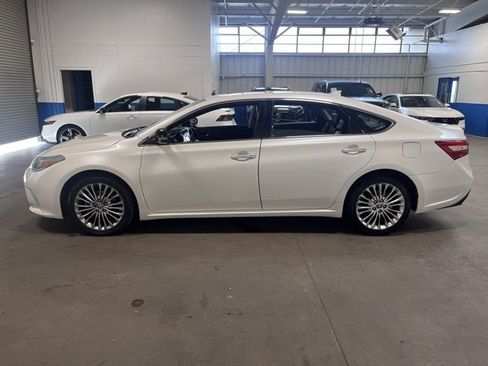 Used 2016 Toyota Avalon Limited image 6