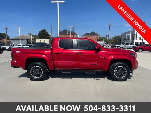 Used 2025 Toyota Tacoma TRD Sport AWD/4WD image 6