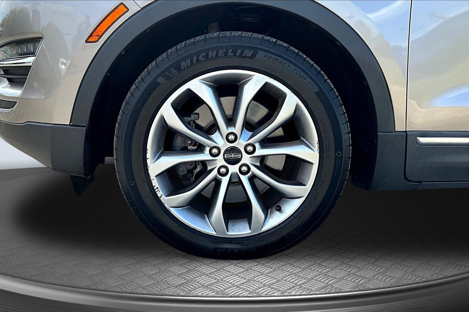 Used 2019 Lincoln MKC Select w/ Select Plus Package AWD/4WD image 27