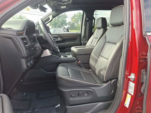 Used 2024 Chevrolet Suburban Premier w/ Premium Package image 14