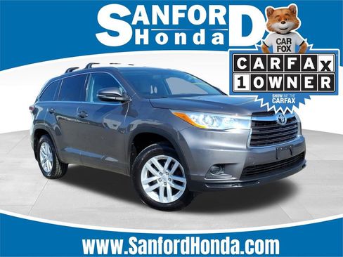 Used 2014 Toyota Highlander LE AWD/4WD image 1