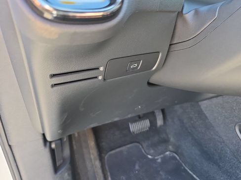 Used 2023 Volvo C40 P8 Recharge Ultimate AWD/4WD image 23