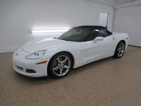 Used 2006 Chevrolet Corvette Convertible w/ Preferred Equipment Group image 1