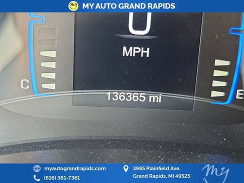 Used 2017 Chrysler Pacifica Touring FWD image 18