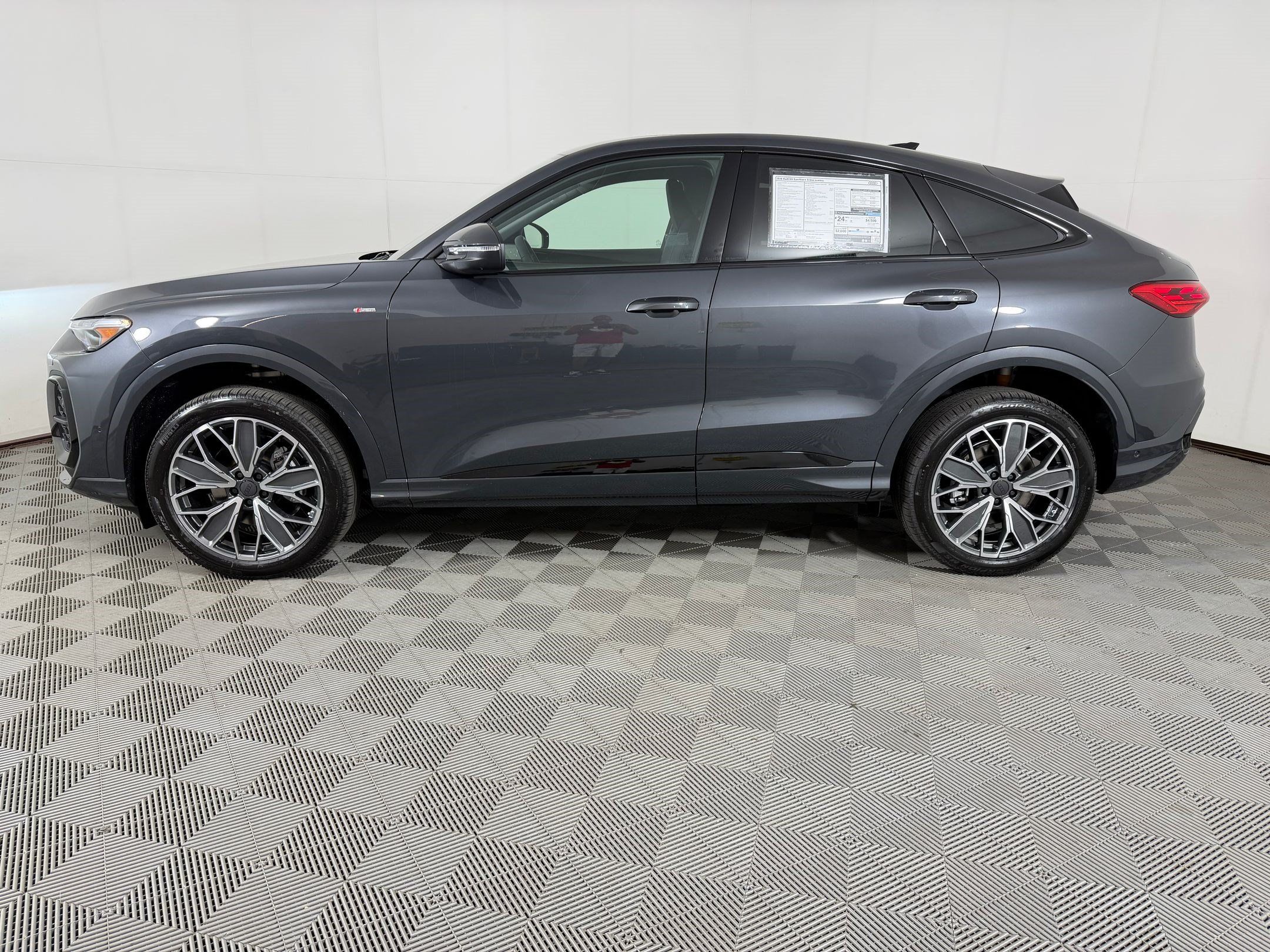 New 2026 Audi Q5 Premium Plus AWD/4WD image 2