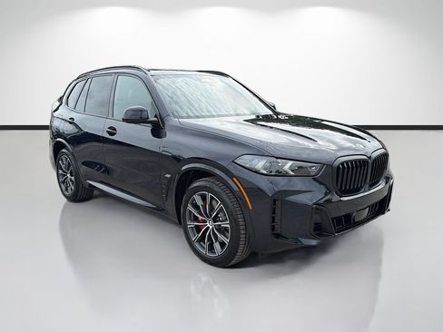 New 2026 BMW X5 xDrive40i w/ M Sport Package AWD/4WD image 1