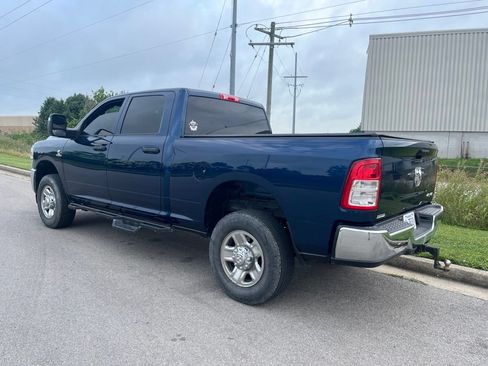 Used 2024 RAM 2500 Tradesman w/ Chrome Appearance Group AWD/4WD image 4