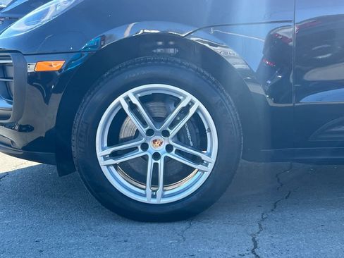 Used 2025 Porsche Macan image 11