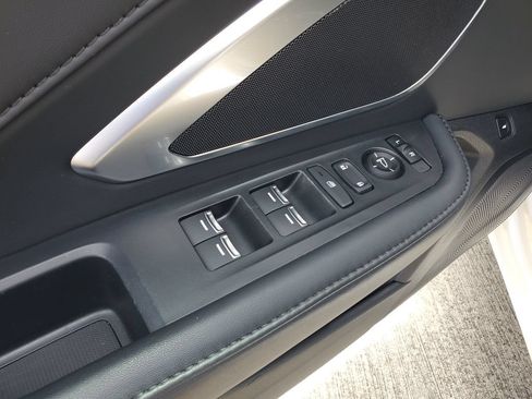 Used 2024 Acura RDX SH-AWD image 21