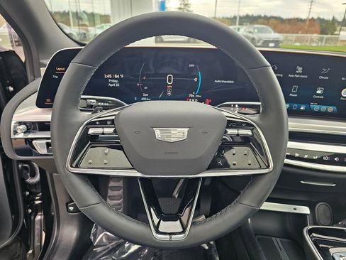 Used 2025 Cadillac Lyriq Sport AWD/4WD image 24
