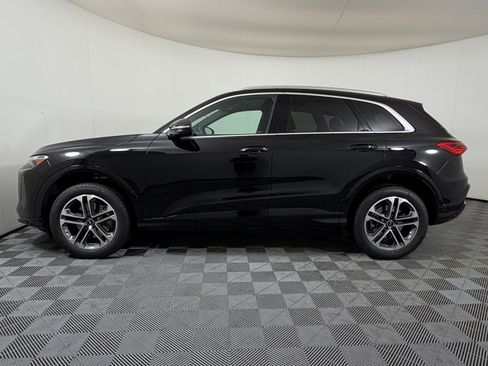 Used 2025 Audi Q5 Premium w/ Convenience Package AWD/4WD image 2