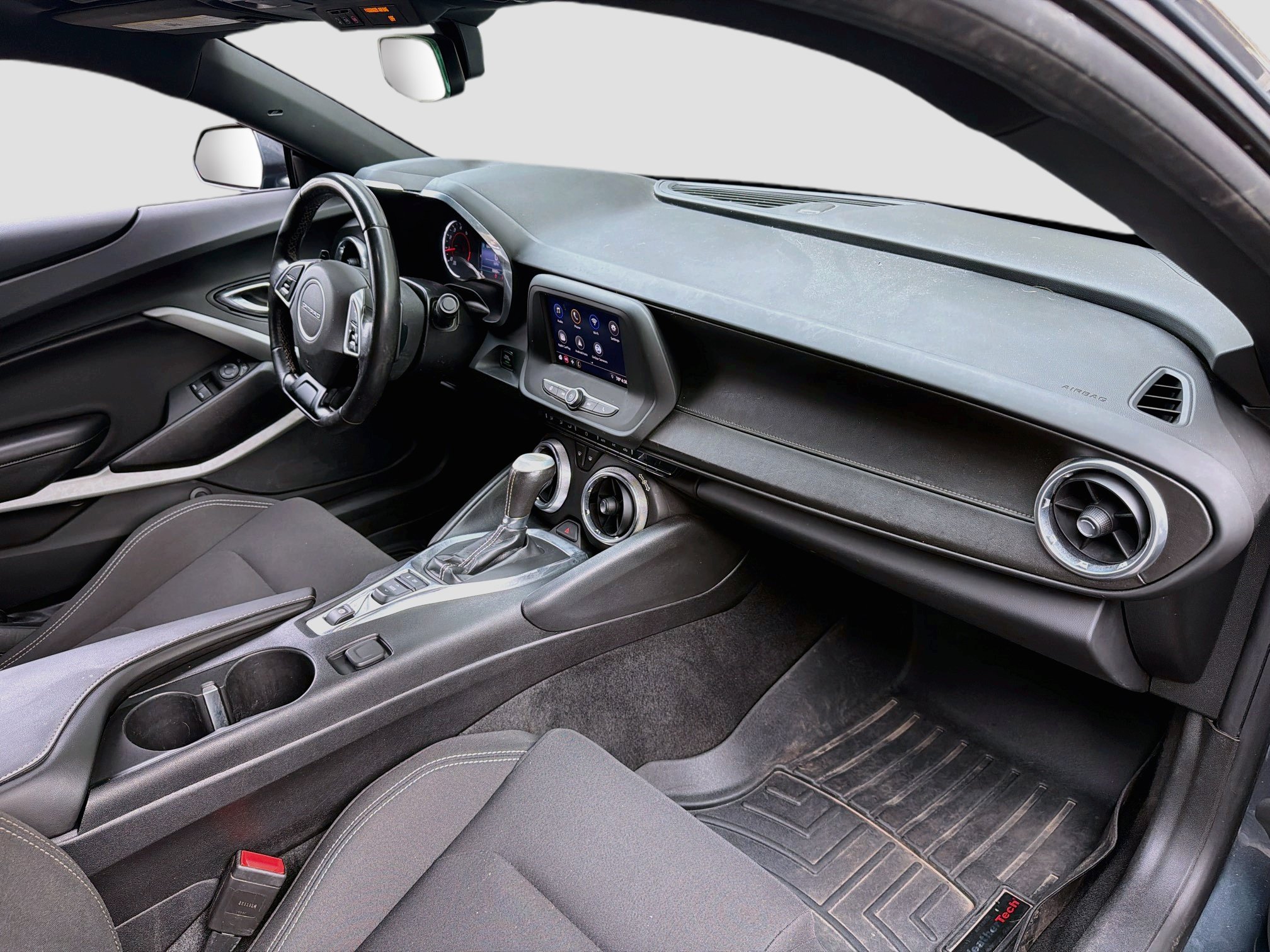 Used 2020 Chevrolet Camaro LT RWD image 25