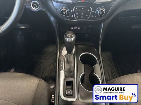 Used 2020 Chevrolet Equinox LT w/ Driver Convenience Package image 10