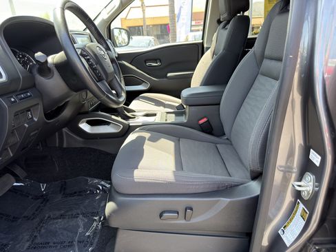 Used 2024 Nissan Frontier SV w/ SV Convenience Package RWD image 24