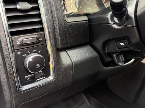 Used 2017 RAM 1500 Laramie AWD/4WD image 23