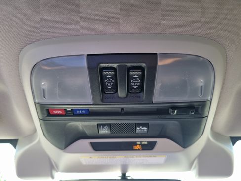 Used 2019 Subaru Crosstrek 2.0i Limited w/ Moonroof Package w/Navigation AWD/4WD image 31